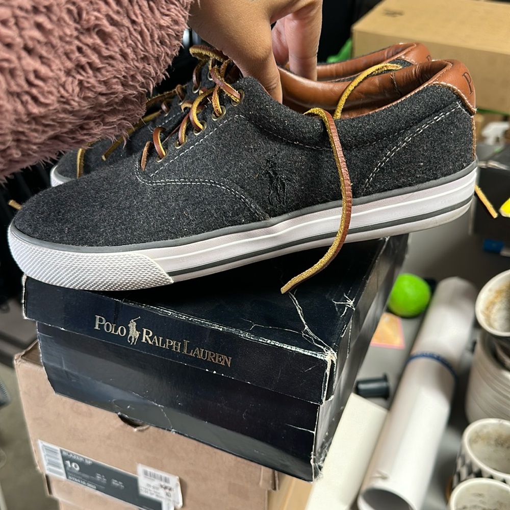 Worn a few times. Still in good condition.